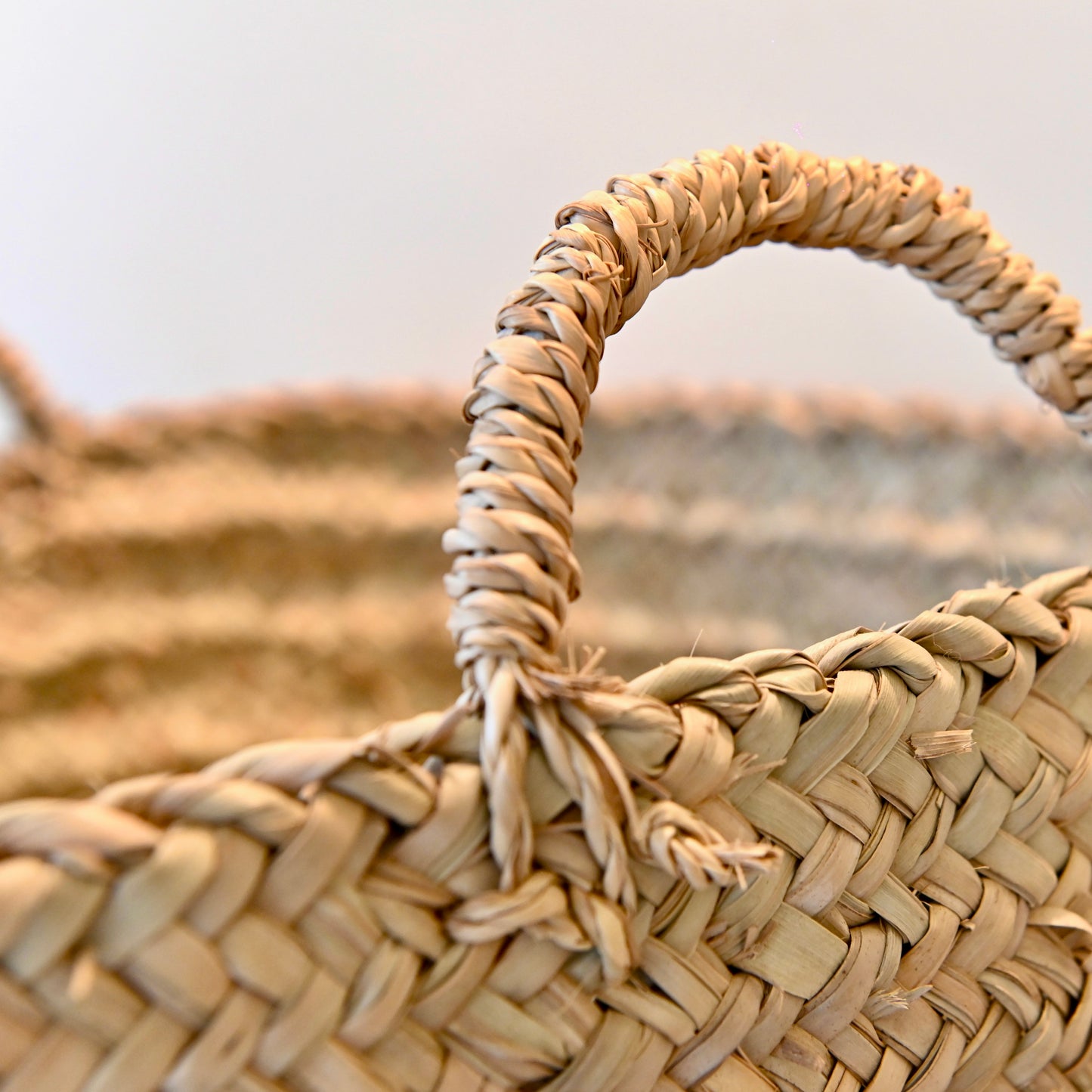 XXL laundry basket with handle