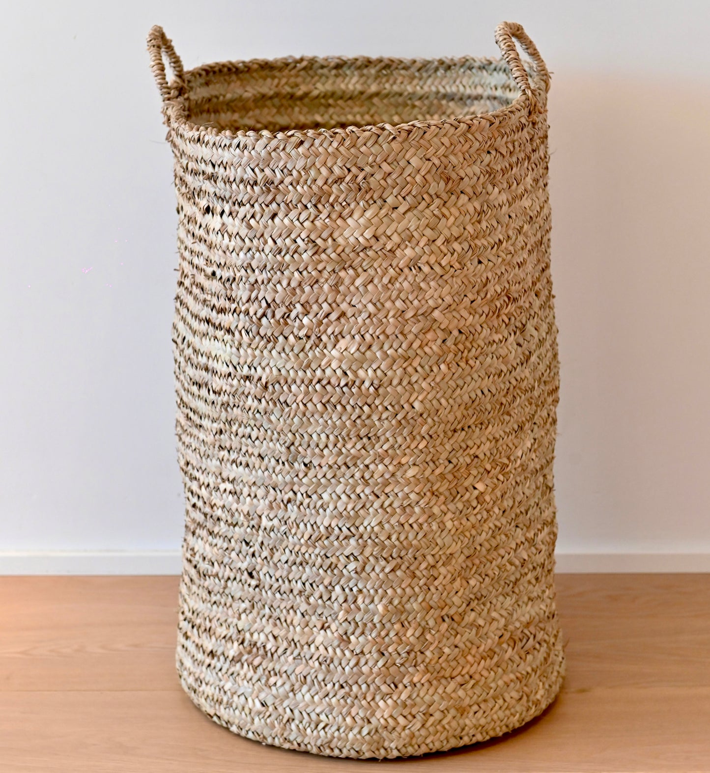 XXL laundry basket with handle